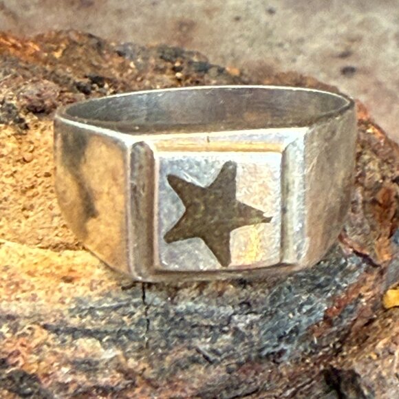 Vintage 900 Silver & Star Signet Ring Size 7 - Picture 7 of 7